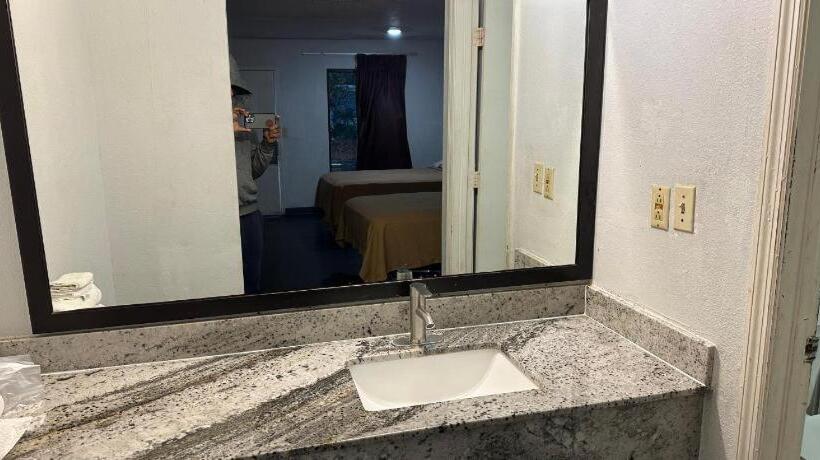 مُتل Scottish Inns Augusta