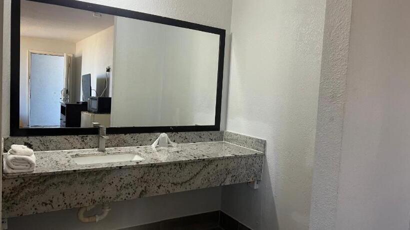 مُتل Scottish Inns Augusta