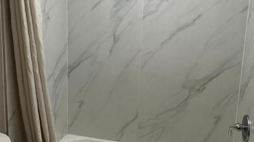 مُتل Scottish Inns Augusta