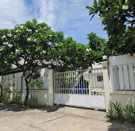 Majatalo Baan Leelawadee