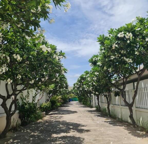 Majatalo Baan Leelawadee