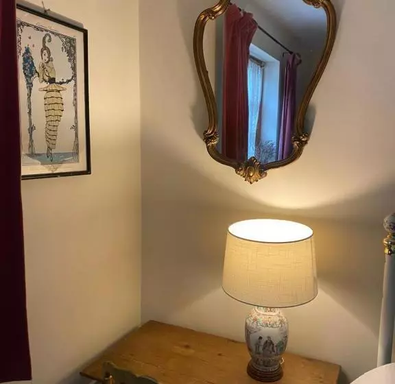 Majatalo Hillside Launceston Cornwall