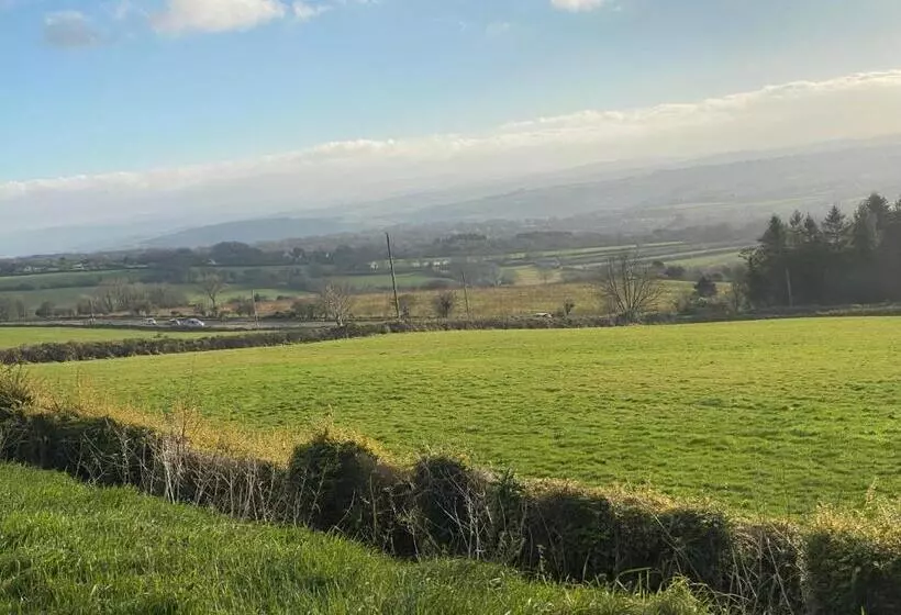 Majatalo Hillside Launceston Cornwall