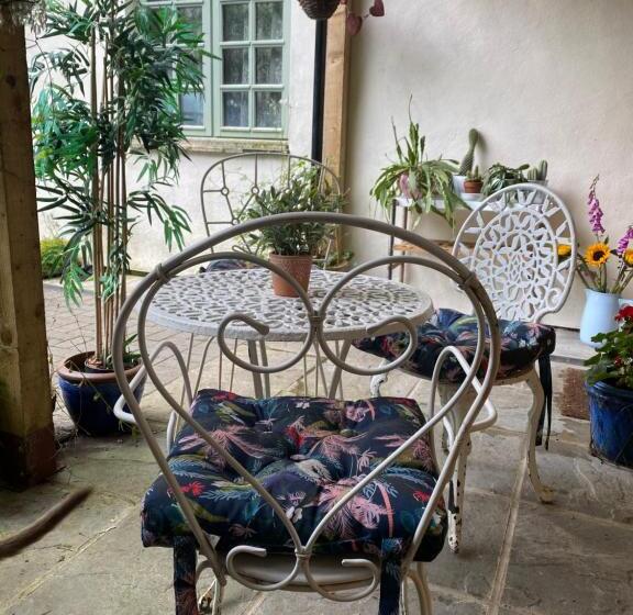 ペンション Hillside Launceston Cornwall