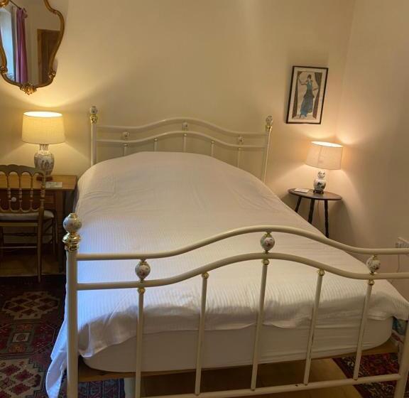 ペンション Hillside Launceston Cornwall