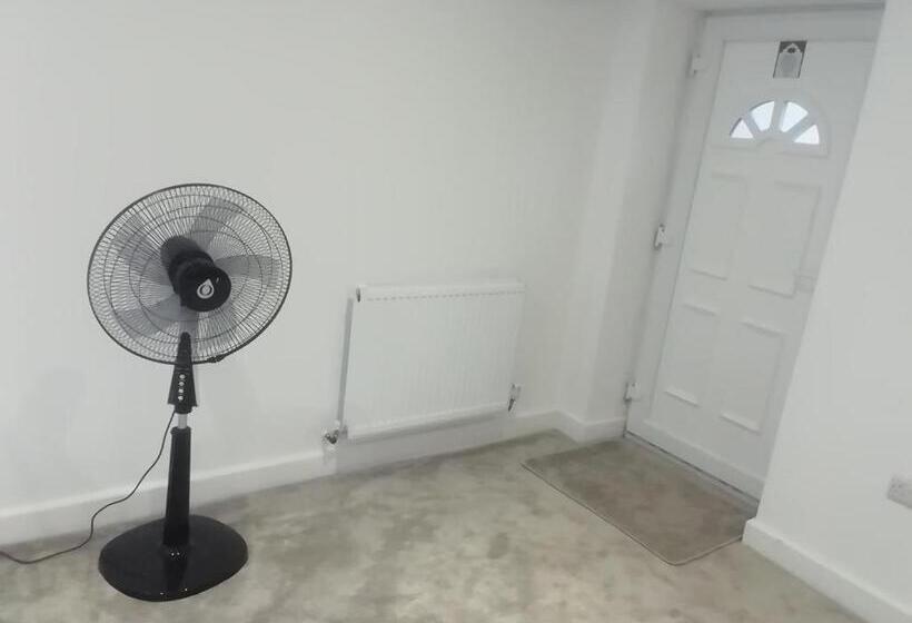 Pensjonat Jays Modern Guest House