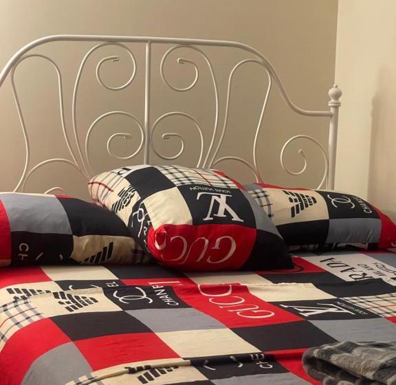 膳宿费 Peculiar 169 Sussex