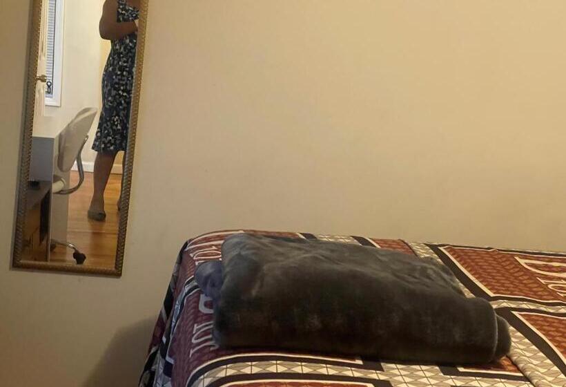 膳宿费 Peculiar 169 Sussex