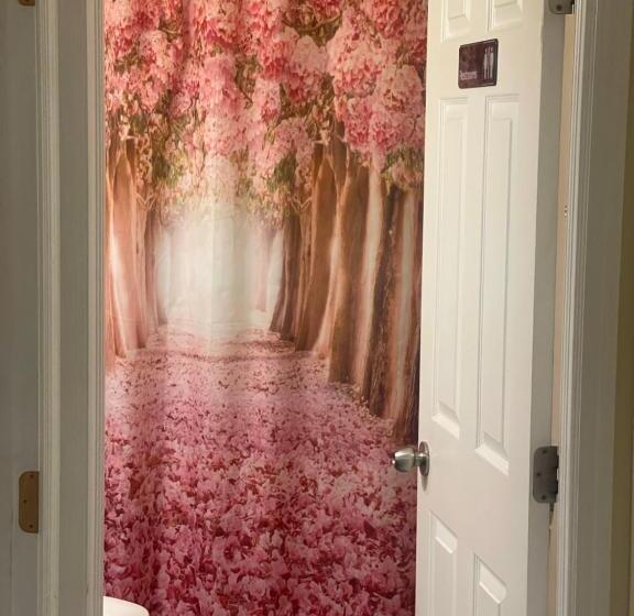 膳宿费 Peculiar 169 Sussex