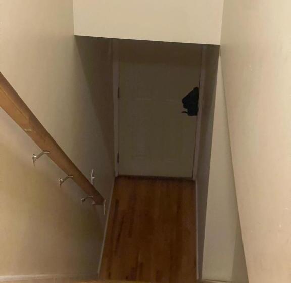 膳宿费 Peculiar 169 Sussex