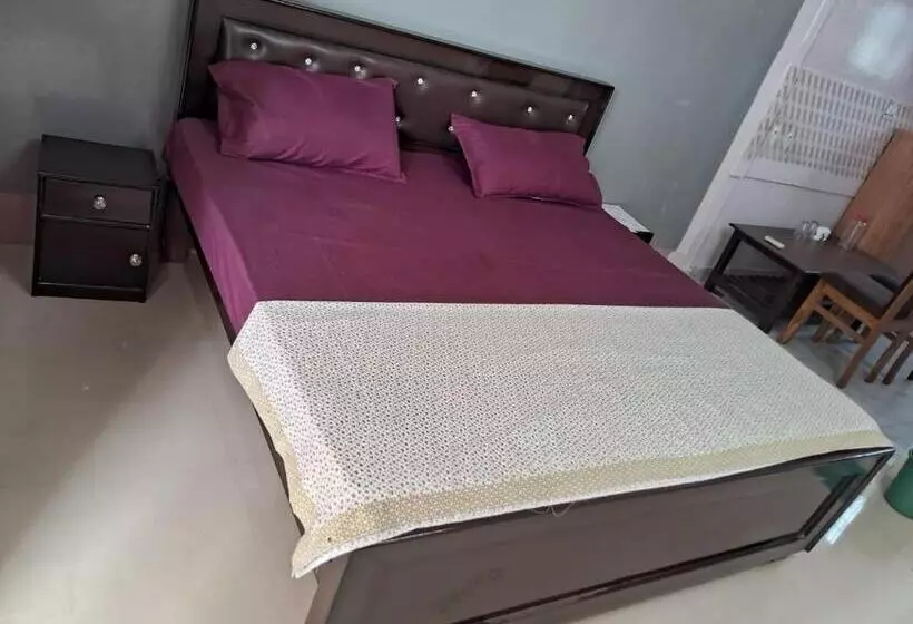 Majatalo Raj Lakshmi Sadan Guest House