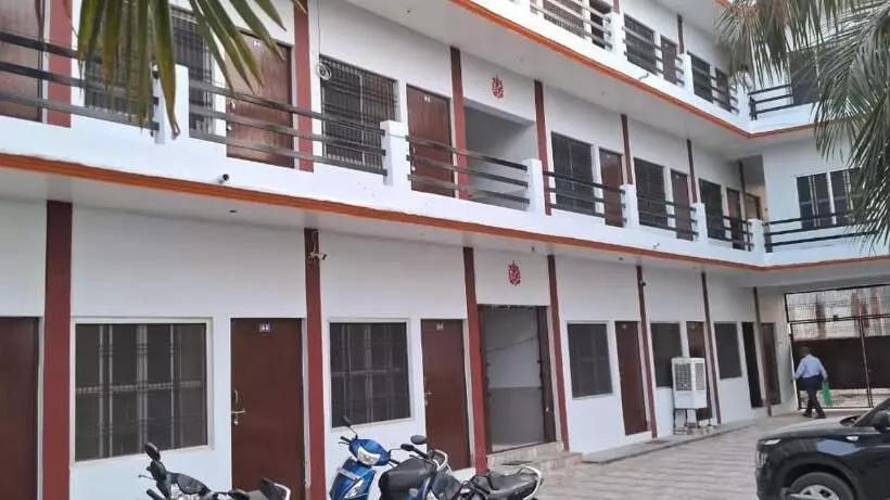 Majatalo Raj Lakshmi Sadan Guest House
