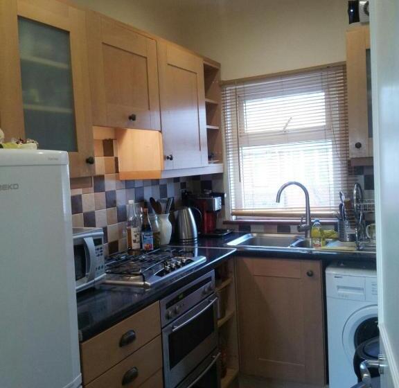 بنسيون Spacious And Modern En Suit