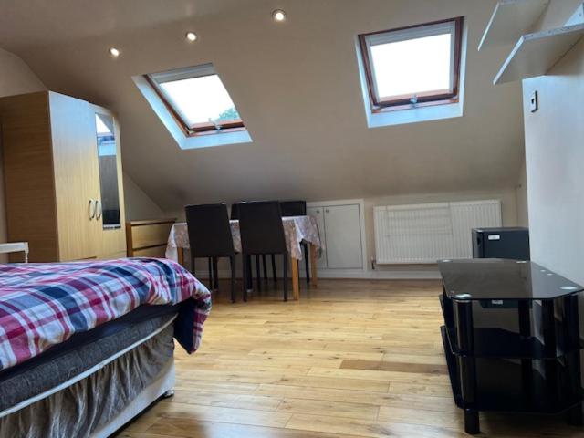 بنسيون Spacious And Modern En Suit