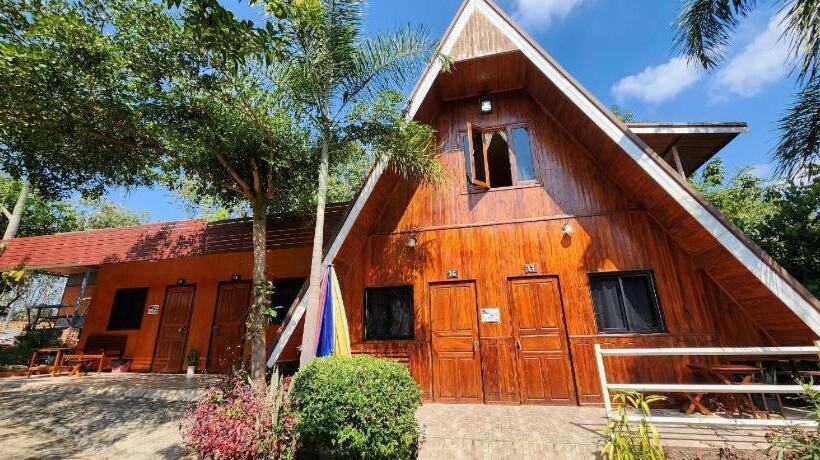 Resort Bansuanphuhong