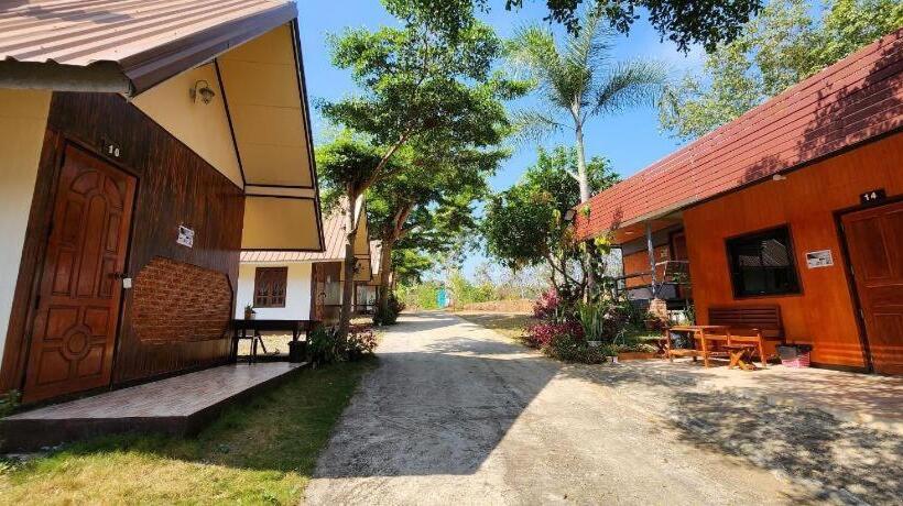 Resort Bansuanphuhong