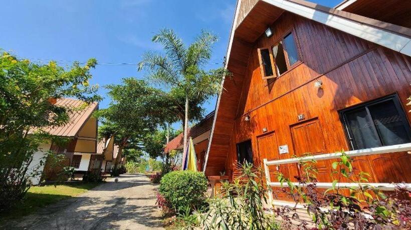 Resort Bansuanphuhong