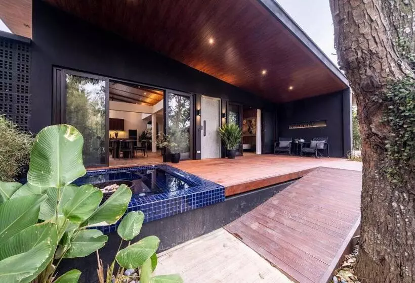 Shanti Cabin   Ezra Viniti Resort