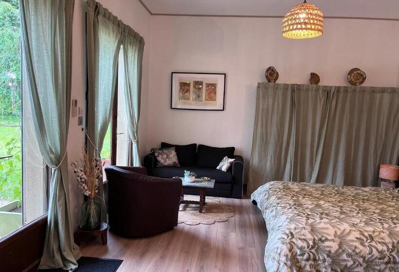Bed and Breakfast Charmant Studio En Rez De Jardin Chaville