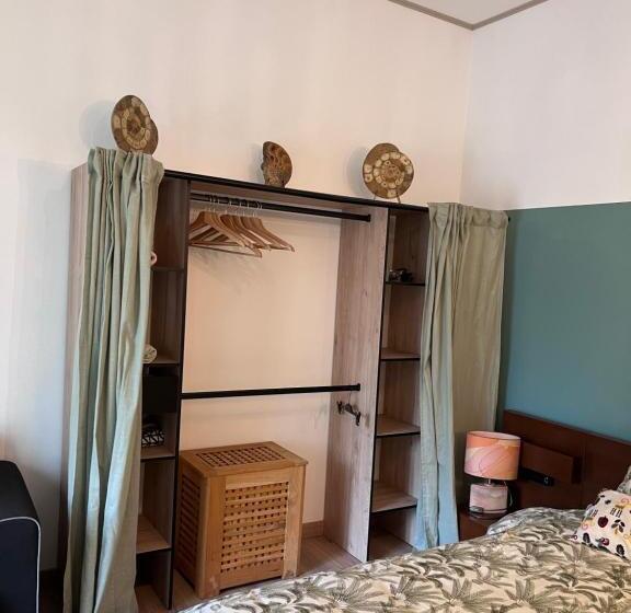 Bed and Breakfast Charmant Studio En Rez De Jardin Chaville