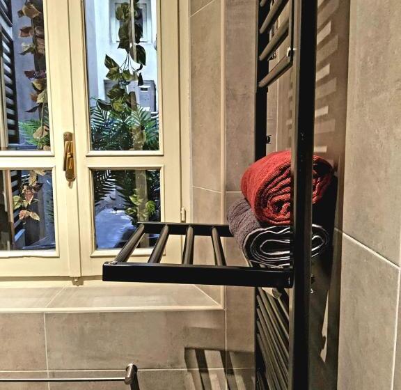 تختخواب و صبحانه Le Cœur Urban Suite Parma