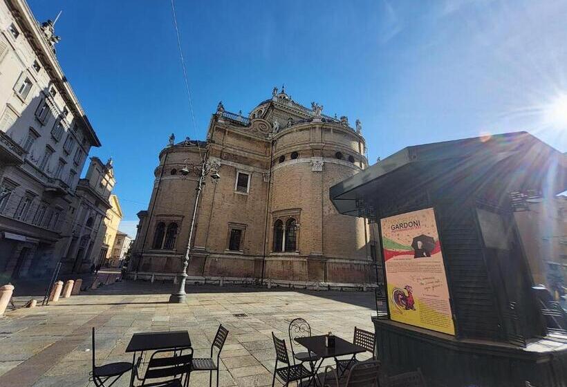 تختخواب و صبحانه Le Cœur Urban Suite Parma