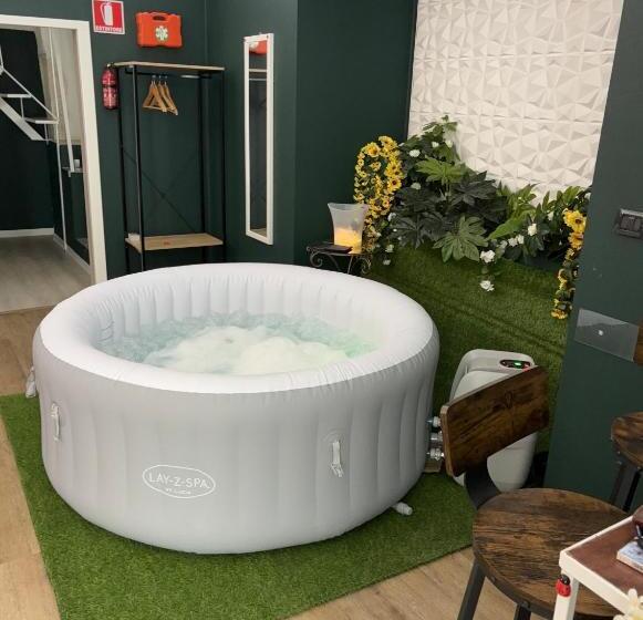 تختخواب و صبحانه Loto Luxury