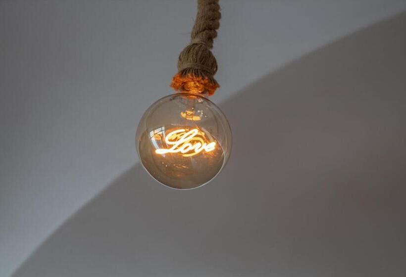 تختخواب و صبحانه Loto Luxury