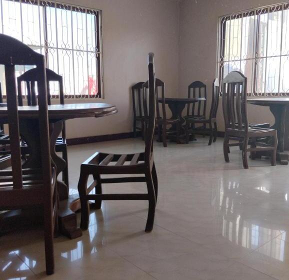 צימר Pasinai Safari Lodge