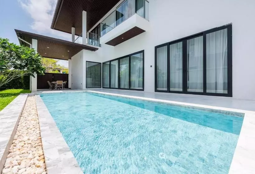 Hotelli Argo Pattaya Resort And Villas