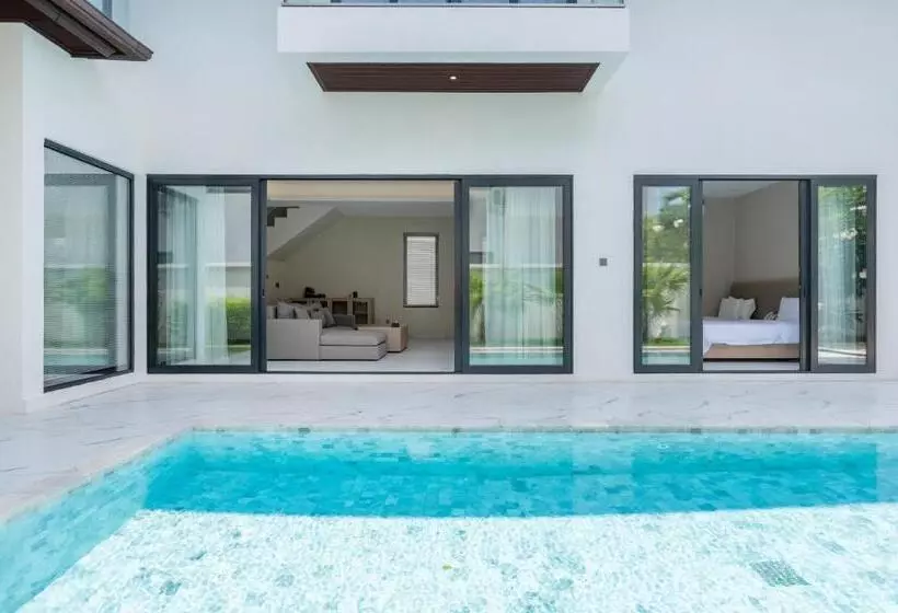 Hotelli Argo Pattaya Resort And Villas