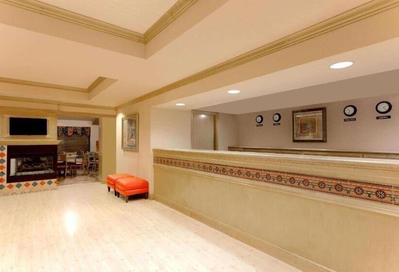 酒店 Days Inn Suites