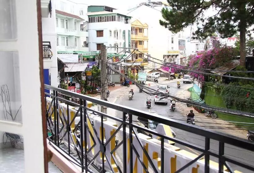 هتل Khách Sạn Thiên Hà