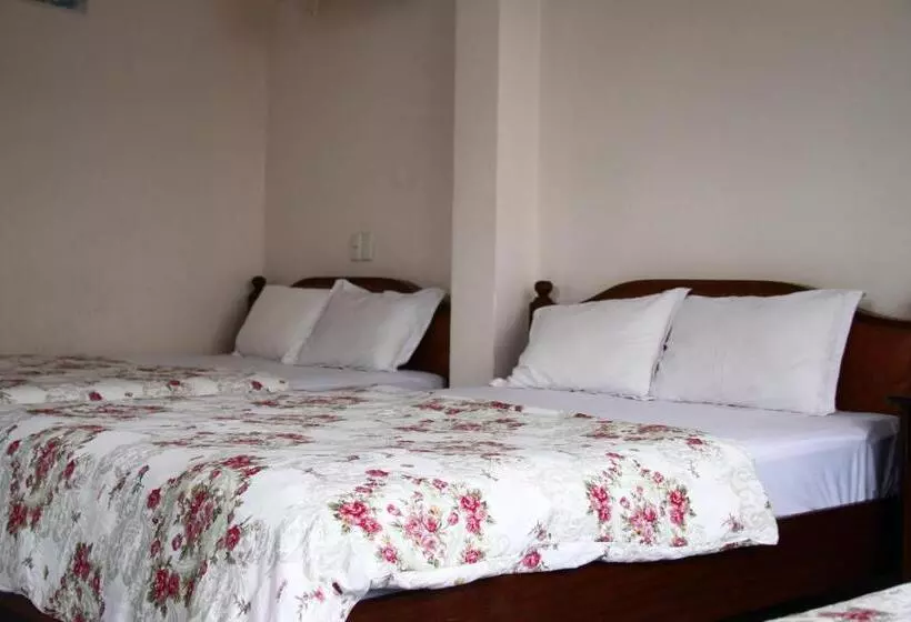 هتل Khách Sạn Thiên Hà
