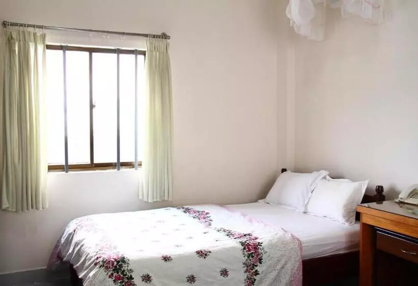 هتل Khách Sạn Thiên Hà