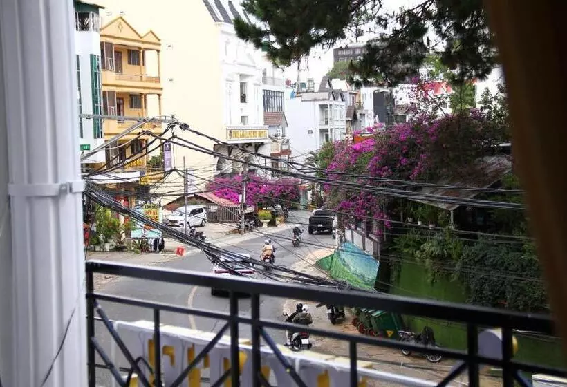 هتل Khách Sạn Thiên Hà