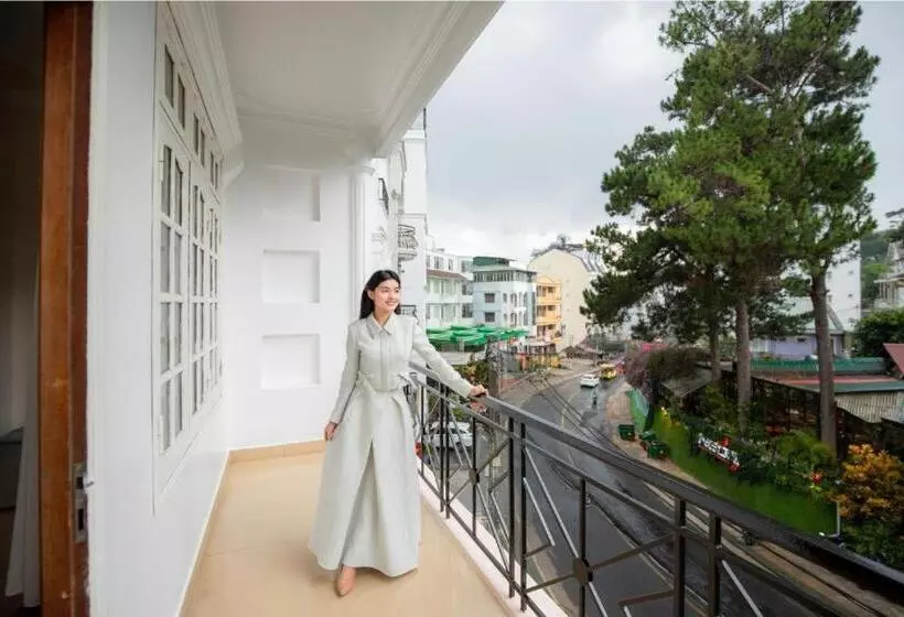 هتل Khách Sạn Thiên Hà