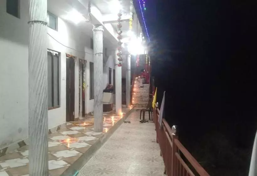 ホテル Om Som Home Stay Hill View Yamunotri Road