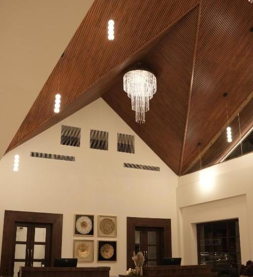 Отель The Belvedere Kasauli