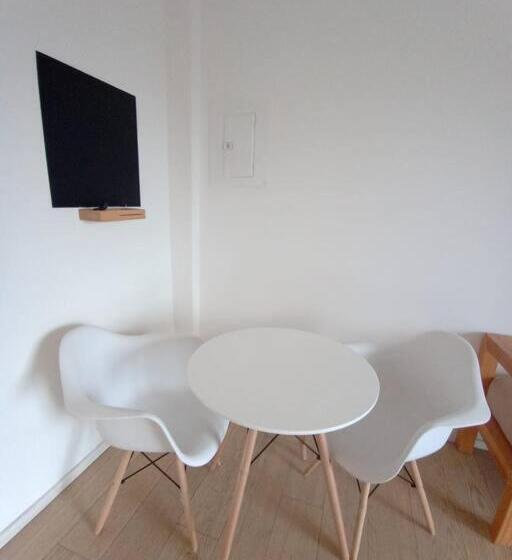 Отель Zcalo Nearby Smart Tv 247 Security