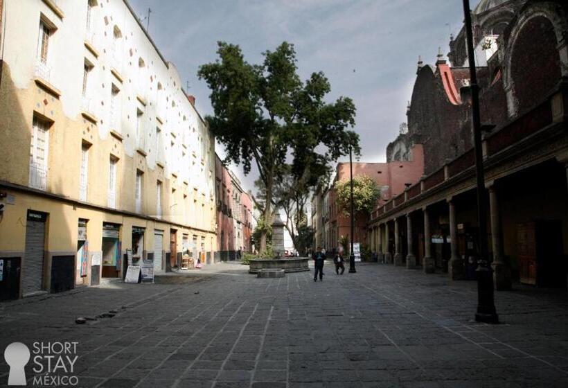 Отель Zcalo Nearby Smart Tv 247 Security