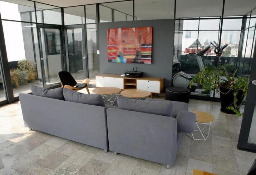 Отель Zcalo Nearby Smart Tv 247 Security