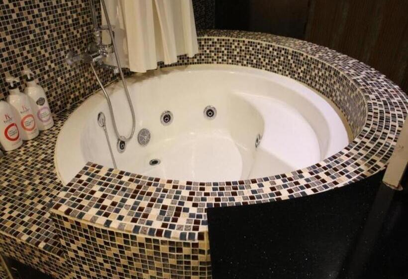 فندق على الطريق Baron De Paris