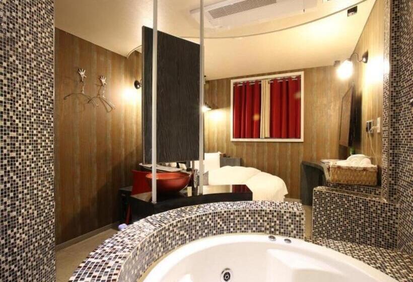 فندق على الطريق Baron De Paris