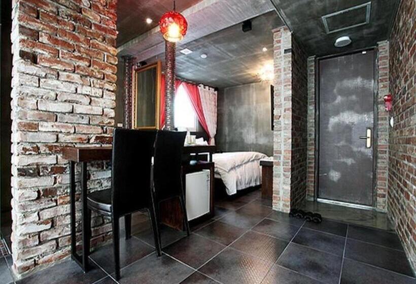 فندق على الطريق Baron De Paris