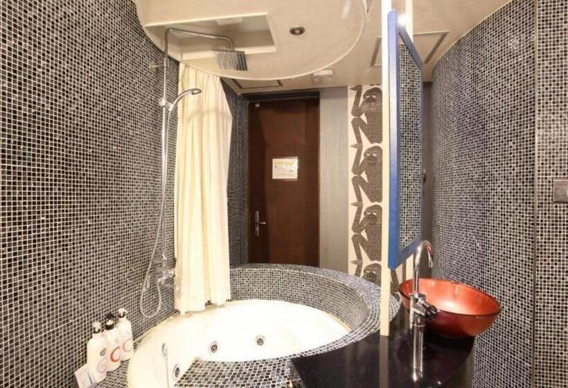 فندق على الطريق Baron De Paris