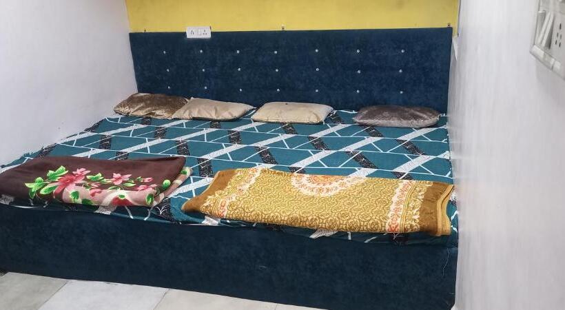 ペンション Awas Guest House