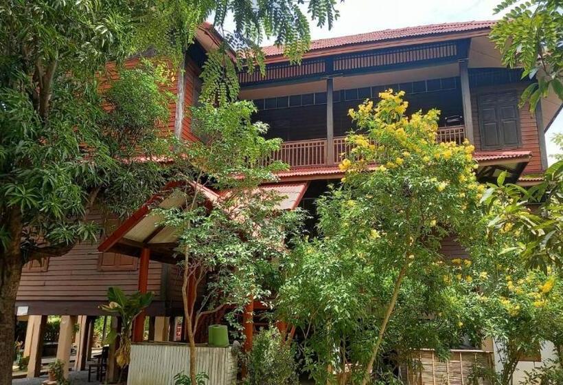 Pensão Baan Lotus Guest House