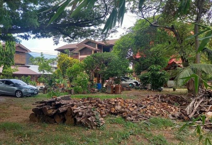 Pensão Baan Lotus Guest House