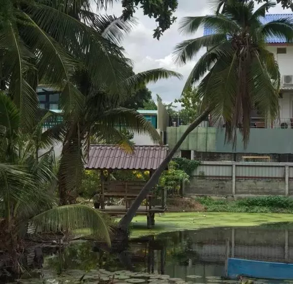 Majatalo Baan Lotus Guest House